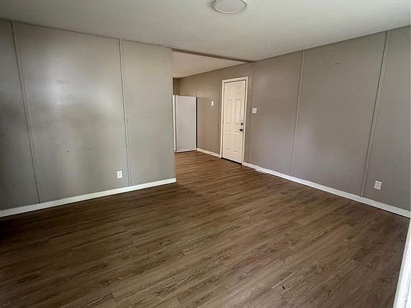 3rd image of 37 Westwood Dr