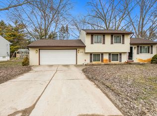 2151 Aurelia Rd, West Bloomfield, MI 48324