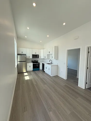5656 Chateau Dr Photo 1