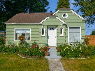 102 Alameda Ave, Fircrest, WA 98466