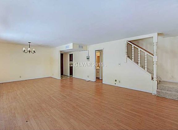 5th image of 4839 Rollingwood Cir