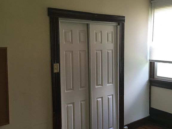 5th image of 605 N Alameda Ave