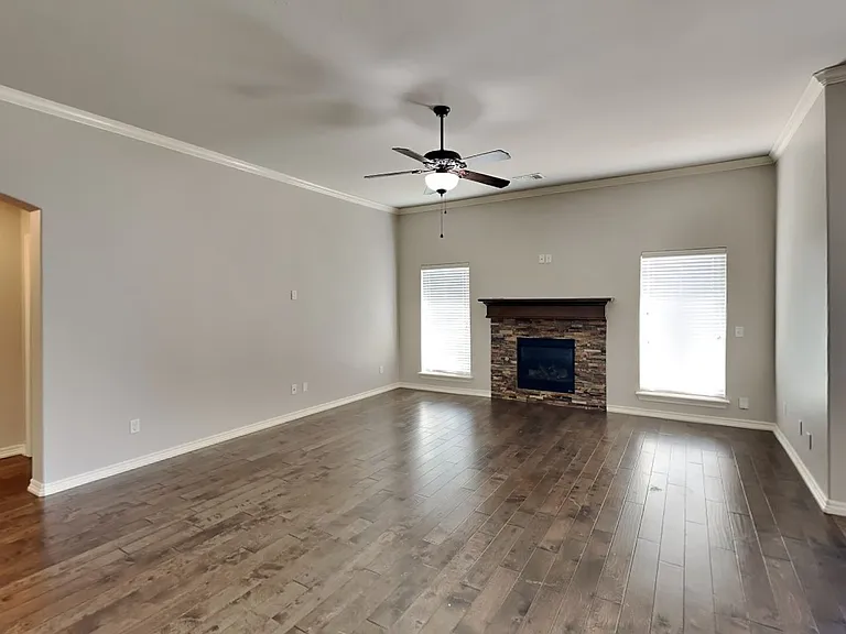 5720 Saint James Pl — Photo 6