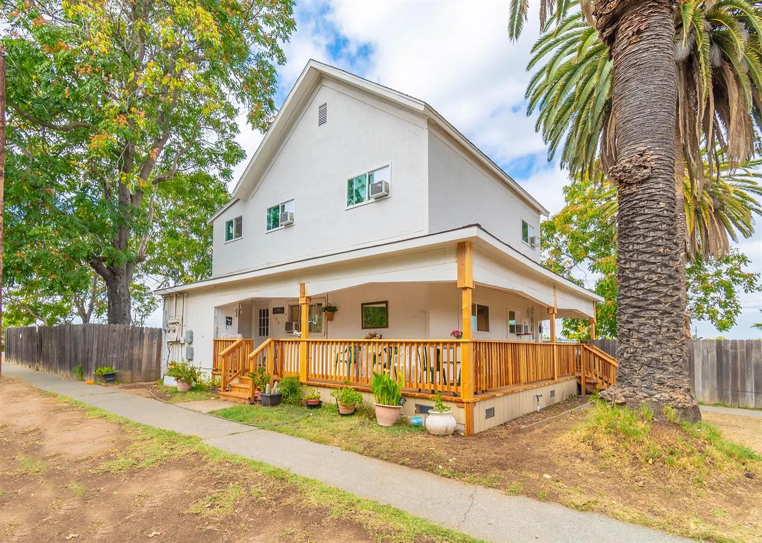 106 C St photo 1