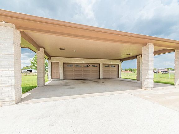 3rd image of 4311 Texana Dr