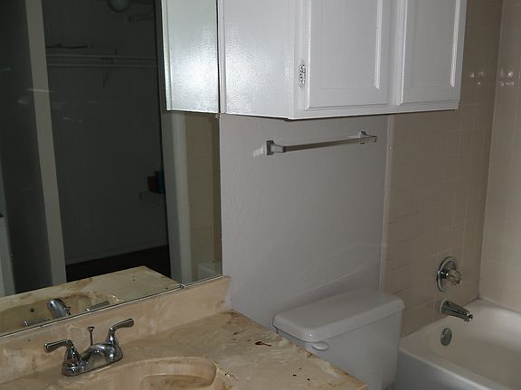4th image of 6108 Abrams Rd APT 627