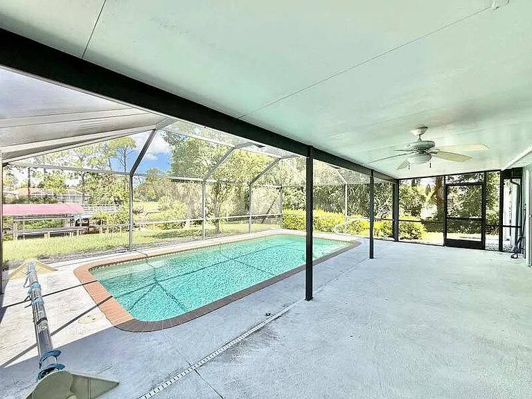 2055 Hyatt Dr — Photo 28