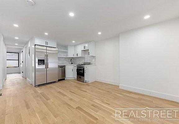 2nd image of 1130 Jefferson Ave #3