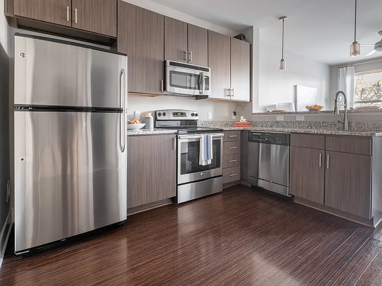 605 West End — Photo 20