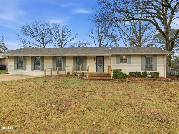 225 Maxine Dr, Pearl, MS 39208