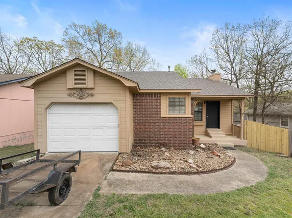 32 Oak Ridge Dr, Maumelle, AR 72113