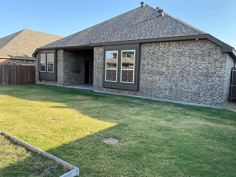 282 Hilltop Dr — Photo 17