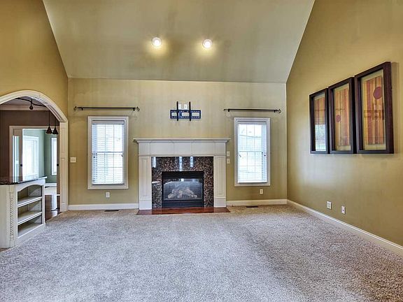 5th image of 2315 Julianne Cir