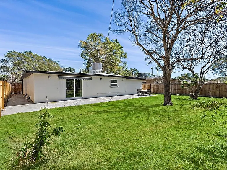 3926 Helena St NE — Photo 30