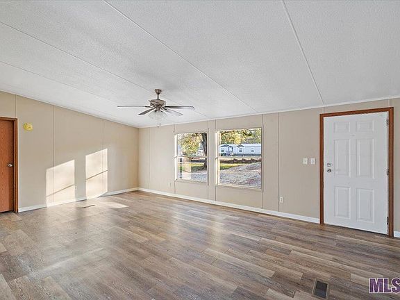 5th image of 9853 Springfield Rd