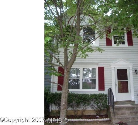 17960 Milroy Dr, Dumfries, VA 22026