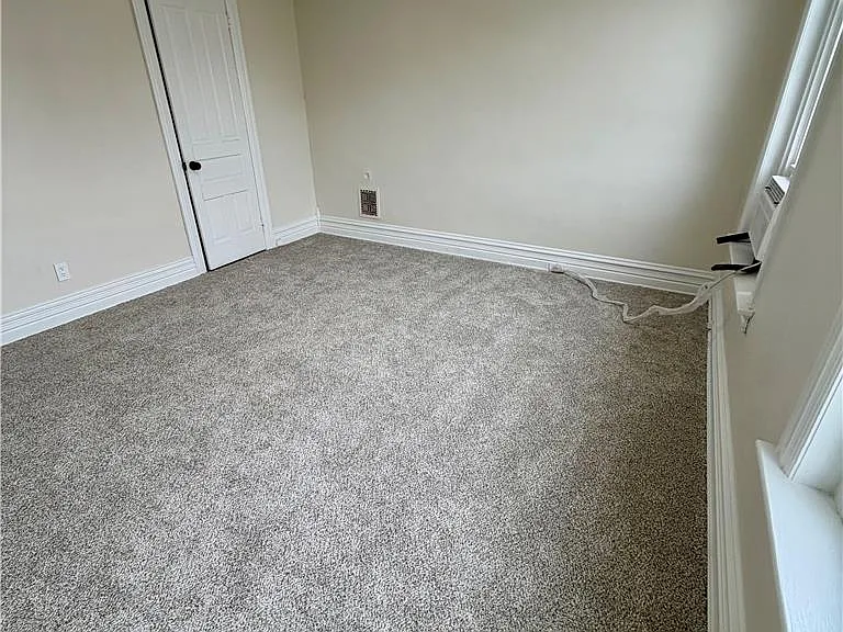 129 N Ellsworth St — Photo 18
