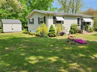 2 Harvey Dr, Old Saybrook, CT 06475