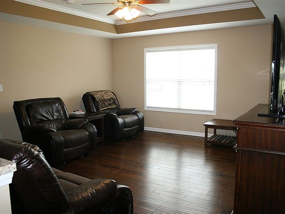 4th image of 13523 Wildflower Dr