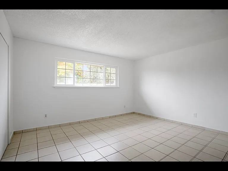 1877 Carter Way — Photo 6