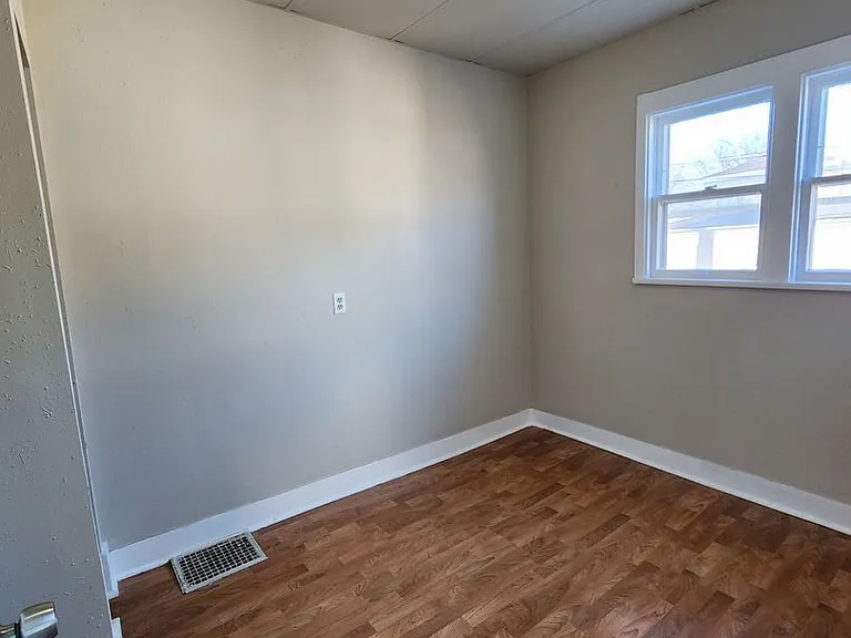 705 E Montgomery St — Photo 8