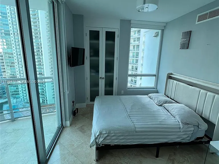 361 S Miami Ave — Photo 36