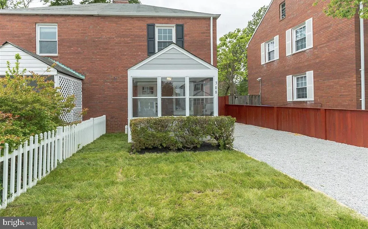 2 bed, 1.5 bath, 1275 sqft, $3,500 — Photo 2