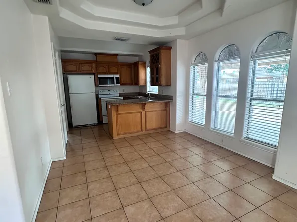 902 S Palm Dr APT 2, Pharr, TX 78577