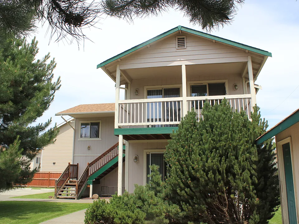 503 E River Ave