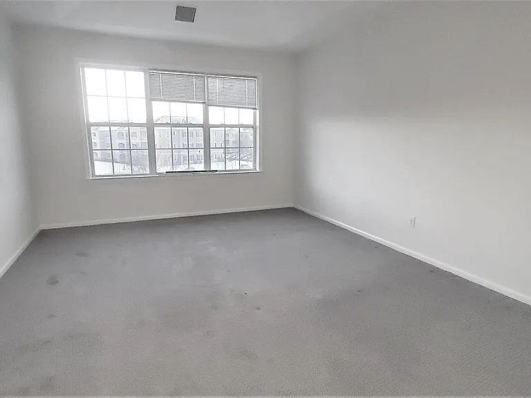 635 Timberlake Dr — Photo 7