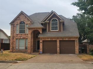 2615 Garden Ridge Ln, Arlington, TX 76006