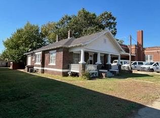 321 N 5th St, Fredonia, KS 66736