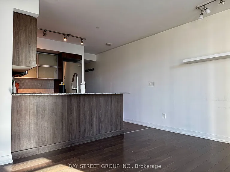 170 Fort York Blvd #409 — Photo 4