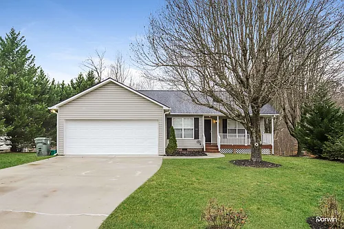 15 Hawthorne Ln Photo 1