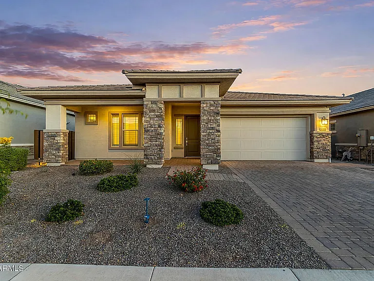 4 bed, 2477 sqft, $3,100 — Photo 1