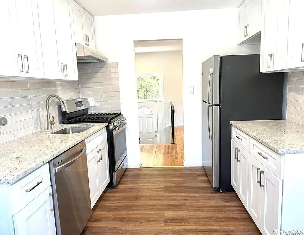 1 bed, 2.0 bath, 300 sqft, $1,900 — Photo 3