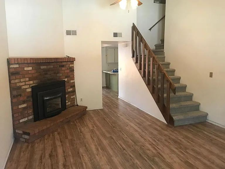 2601 E Jeffrey Loop — Photo 3
