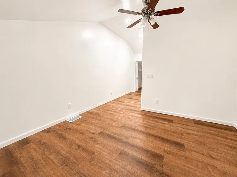 318 N Paca St — Photo 31