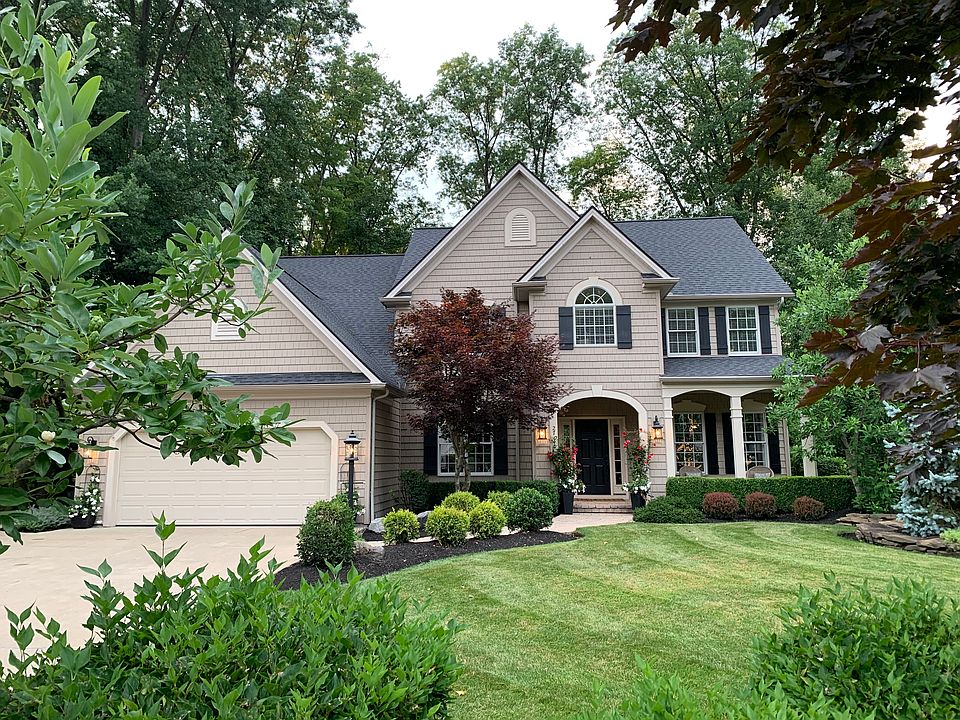 1st image of 27040 Waterside Dr