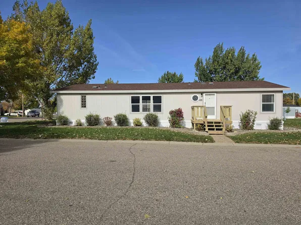 406 31st Ave SE Lot 215, Minot, ND 58701