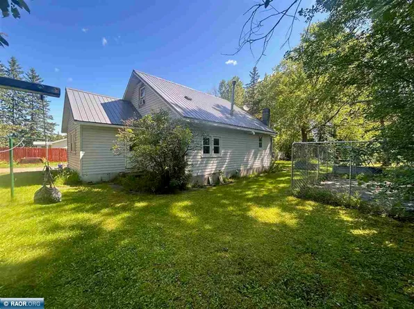520 S River St, Cook, MN 55723