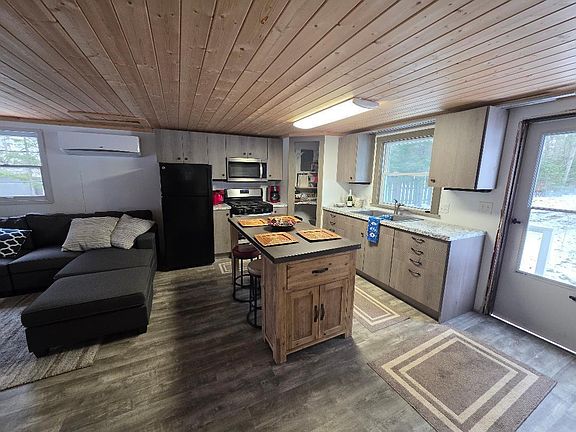 3rd image of 29894 Laplant Rd