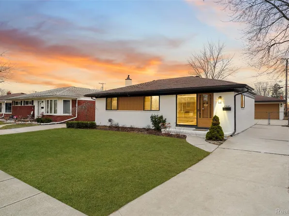 23118 Recreation St, Saint Clair Shores, MI 48082