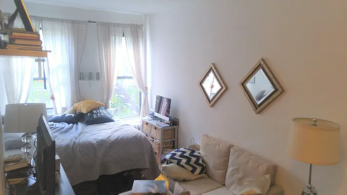 Rented by Downtown Mgt & Realty LLC | media 1