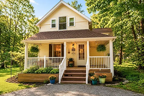 16 Yeoman Ln Photo 1