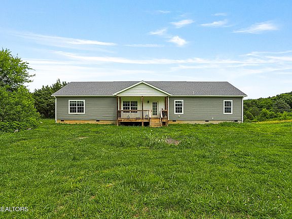 3rd image of 251 Hill Rd