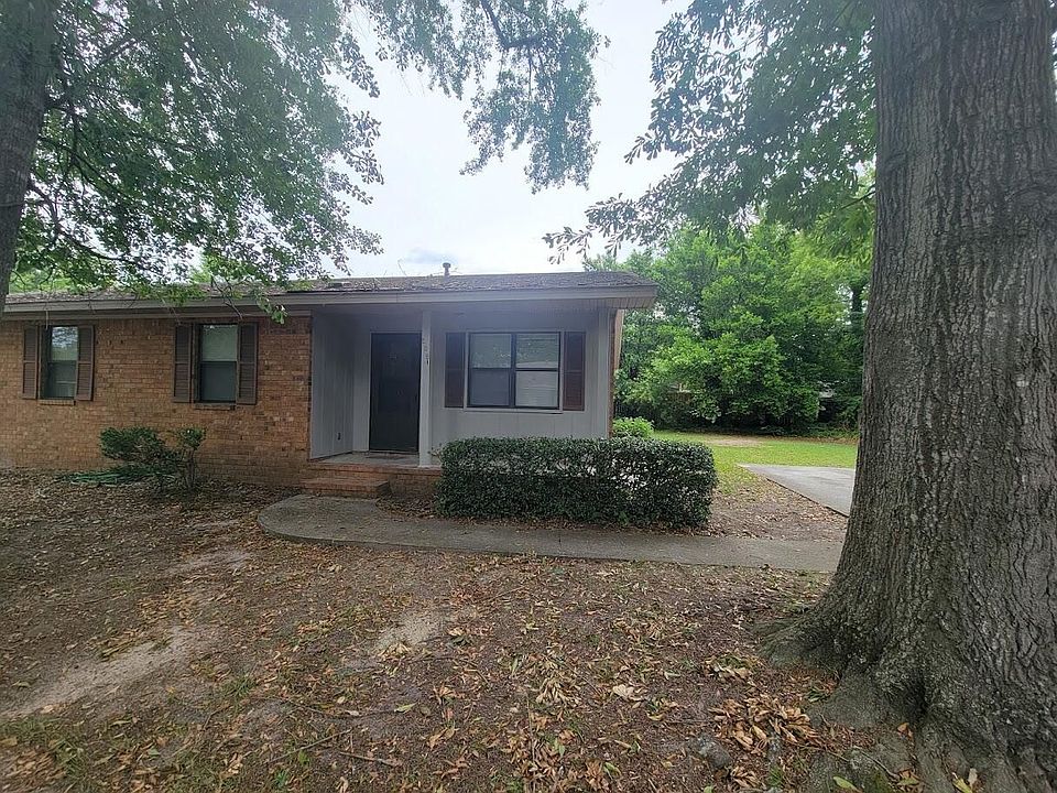 1st image of 208 Flores Ln #B