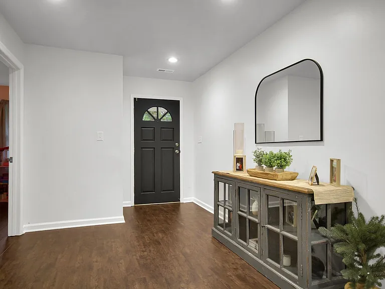 1215 Dowden St — Photo 4