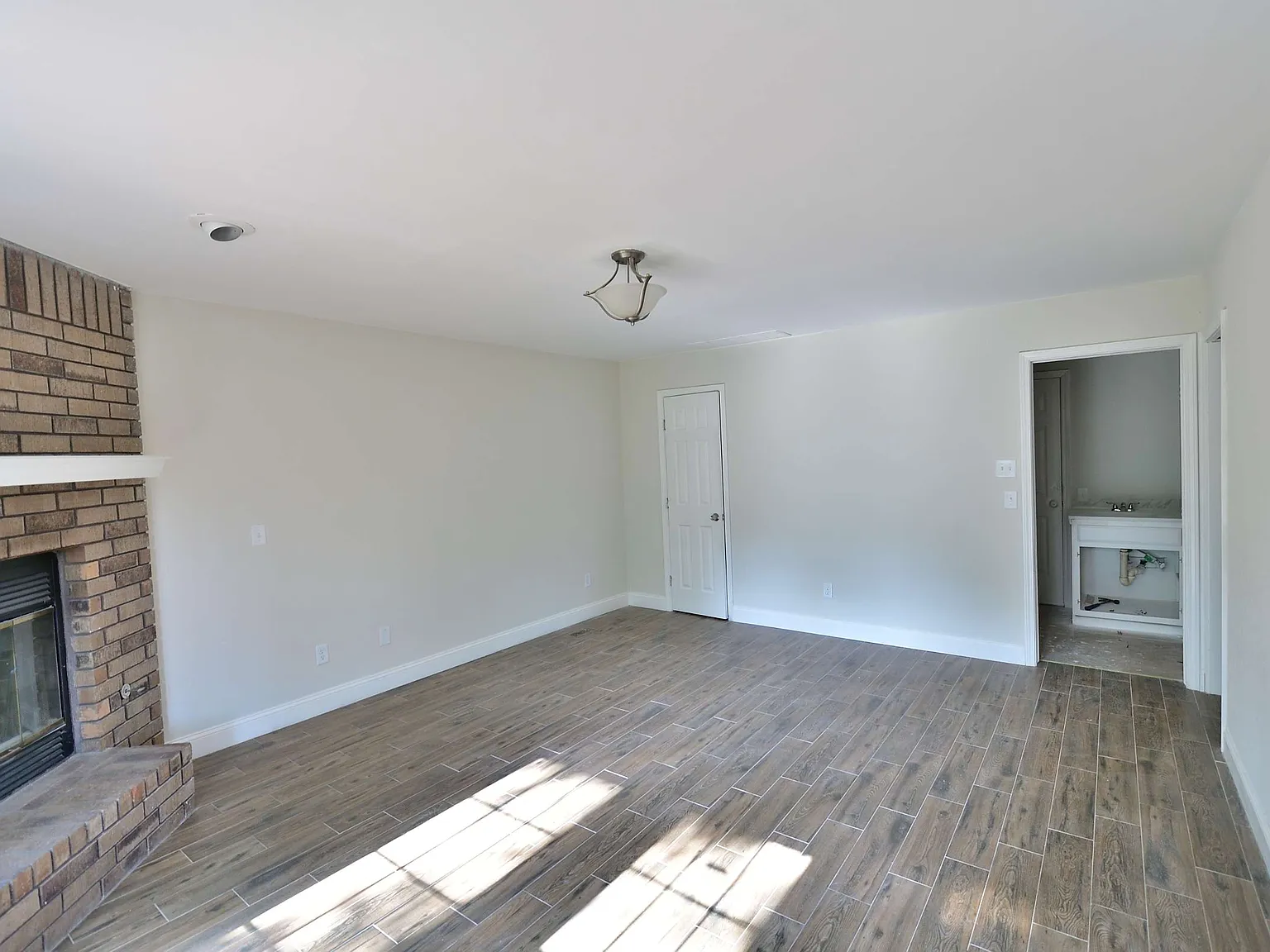 3 bed, 2.5 bath, 2200 sqft, $2,310 — Photo 4