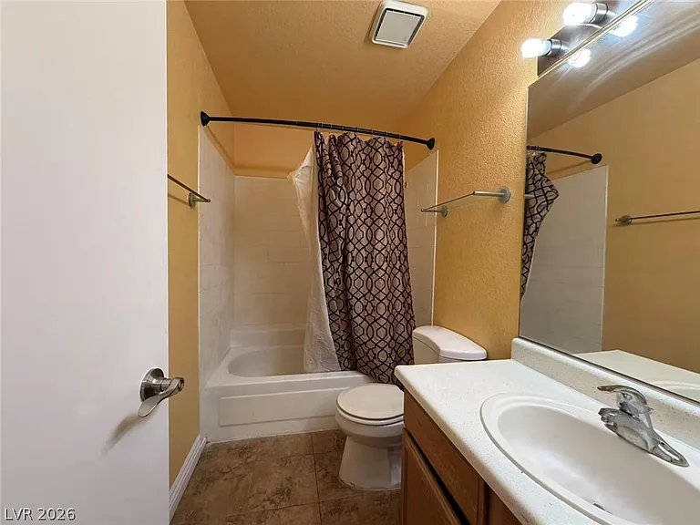 5072 S Rainbow Blvd #202 — Photo 5